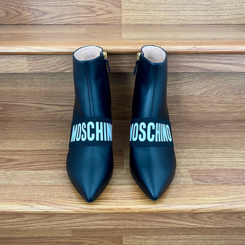 🚫SOLD🚫Moschino Boots size 38 brand new